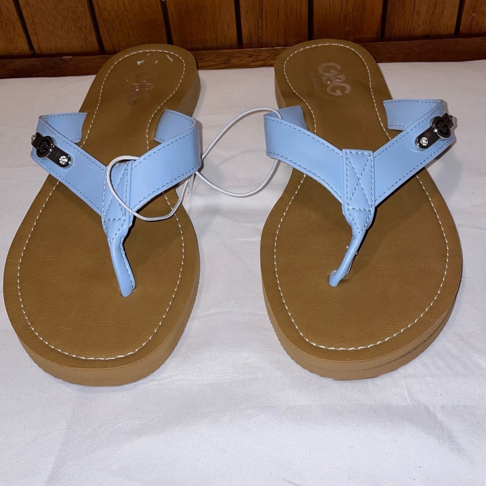 NEW GUESS BY GUESS SANDALS SIZE 8